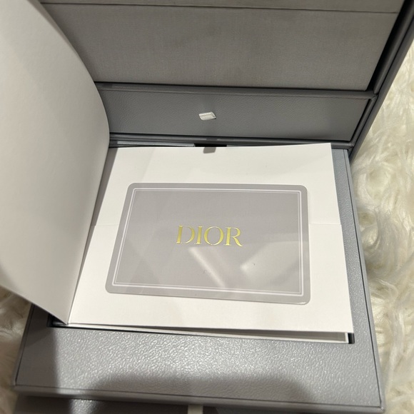 GEM DIOR: 27 mm (1”), Steel, Mother-of-Pearl and Diamonds - Picture 5 of 11